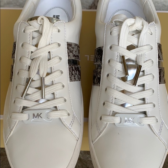 MICHAEL KORS CATELYN STRIPE LACE UP NAPPA PU PEARL - Picture 11 of 16